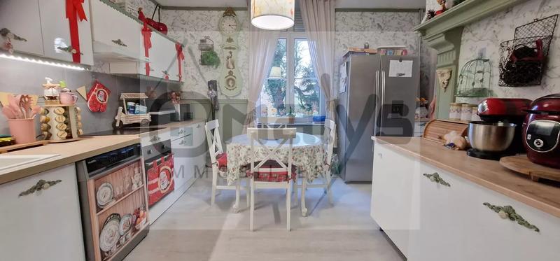 Propriété - 175 m² - 7 pièces