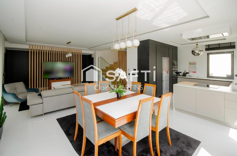 Maison - 185 m² - 8 pièces