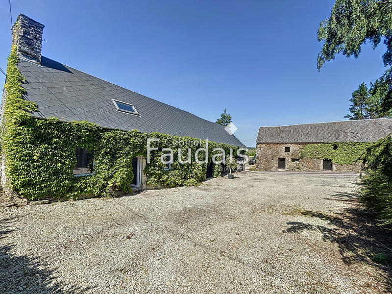 Maison - 282 m² - 7 pièces