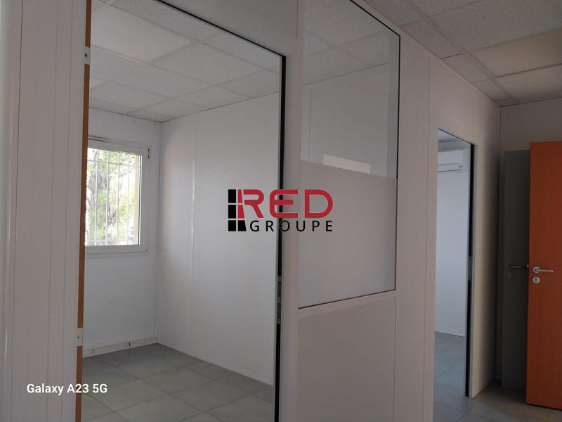 Bureau - 110 m² - 9 pièces