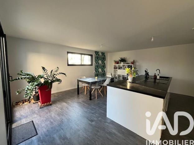 Maison - 214 m² - 5 pièces