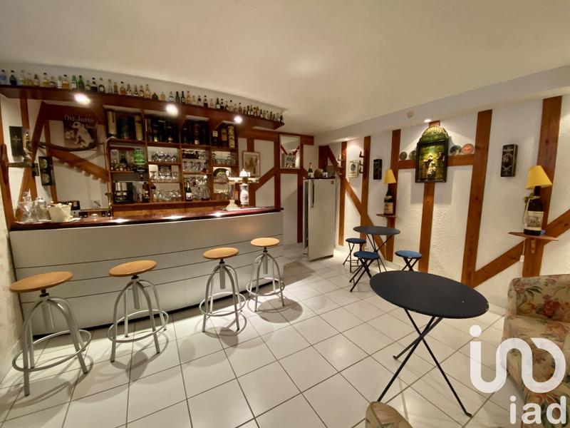 Maison - 302 m² - 9 pièces