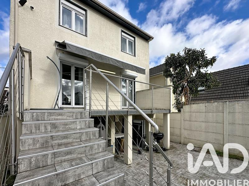 Maison - 108 m² - 4 pièces