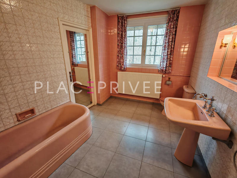 Maison - 208 m² - 7 pièces