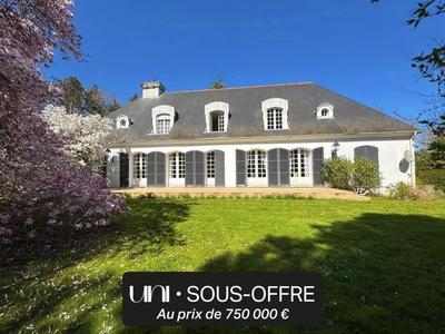 Maison - 318 m² - 8 pièces