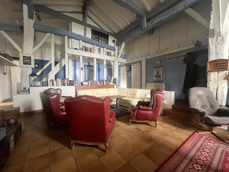 Maison - 230 m² - 8 pièces