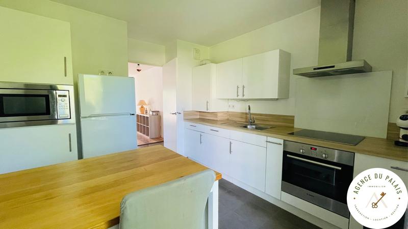 Appartement - 90 m² - 3 pièces