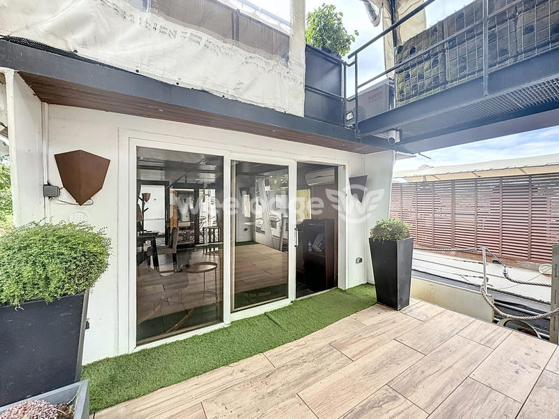 Local d'activités - 200 m²