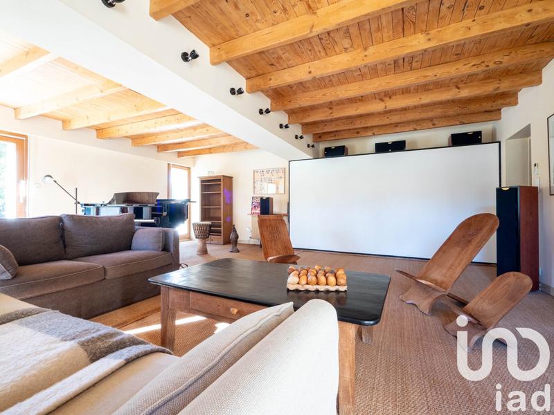 Maison - 240 m² - 7 pièces