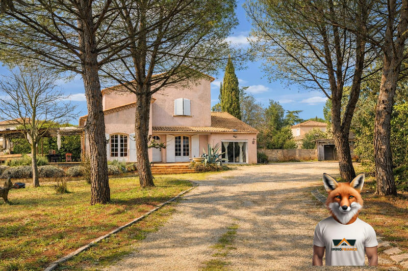 Maison traditionnelle - 201 m² - 8 pièces