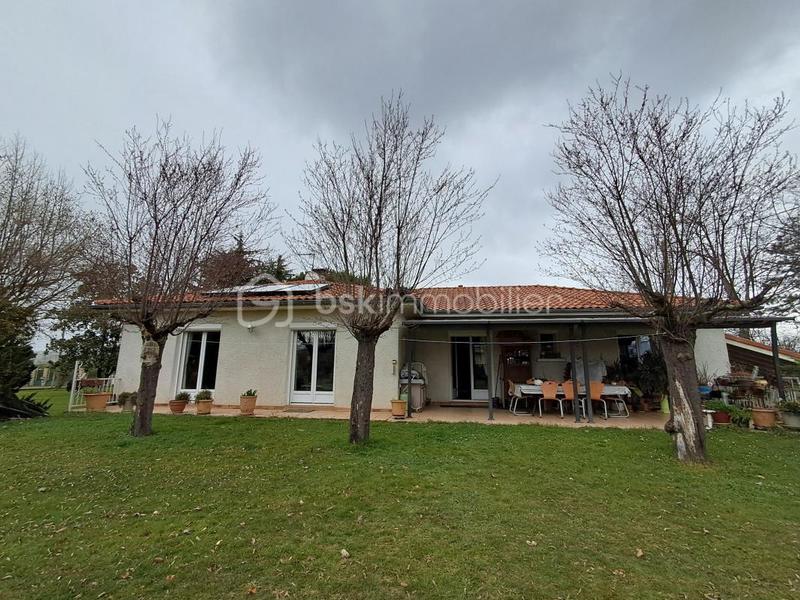 Maison traditionnelle - 168 m² - 4 pièces