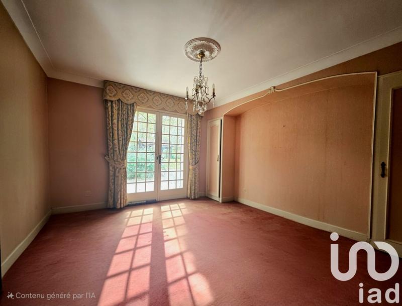 Maison - 258 m² - 8 pièces