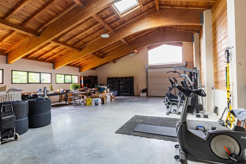 Propriété - 424 m² - 10 pièces