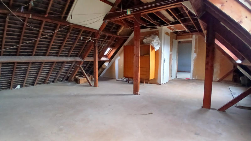 Maison - 90 m² - 5 pièces