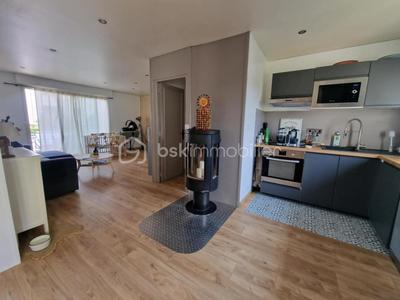 Maison - 93 m² - 4 pièces