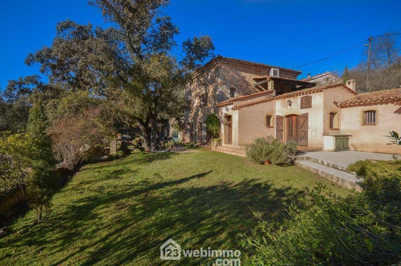 Villa - 180 m² - 5 pièces