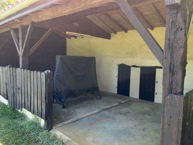 Maison - 384 m² - 18 pièces