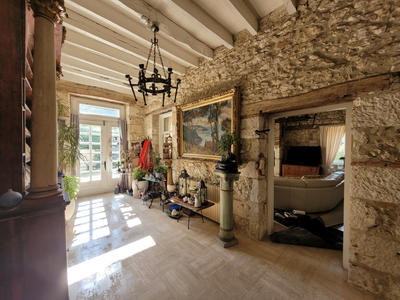 Maison - 474 m² - 16 pièces