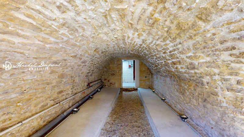 Maison - 250 m² - 8 pièces