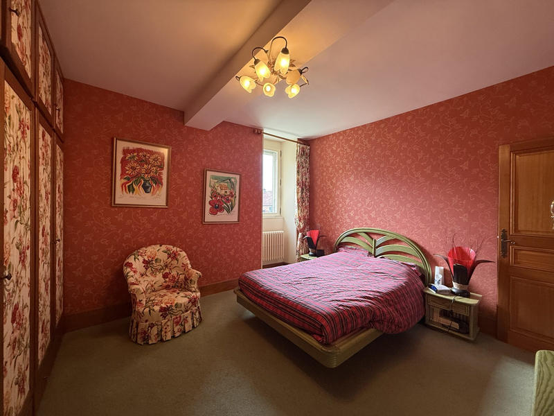 Maison ancienne - 244 m² - 10 pièces