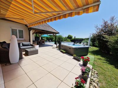 Maison - 211 m² - 8 pièces