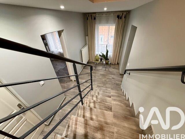 Maison - 193 m² - 8 pièces