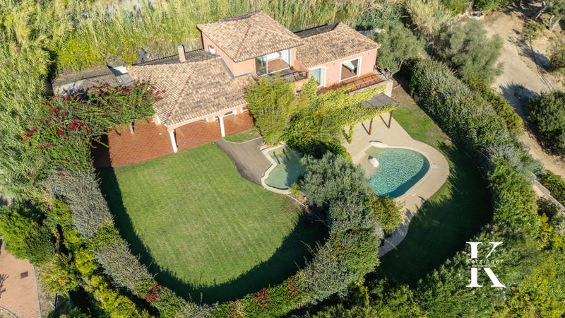 Villa - 256 m² - 6 pièces