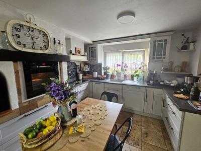 Propriété - 140 m² - 6 pièces