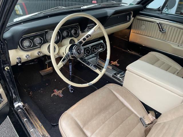 Ford Mustang Convertible V8