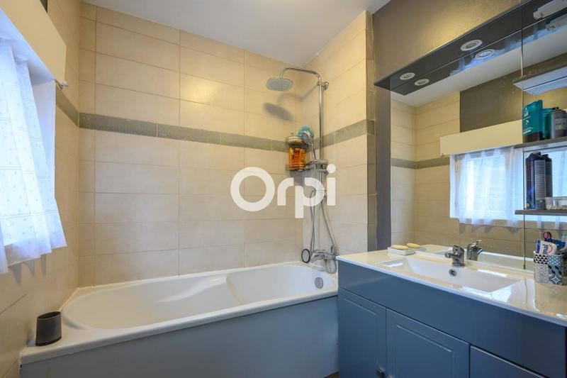 Maison - 95 m² - 5 pièces