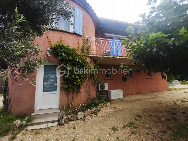 Maison traditionnelle - 166 m² - 6 pièces