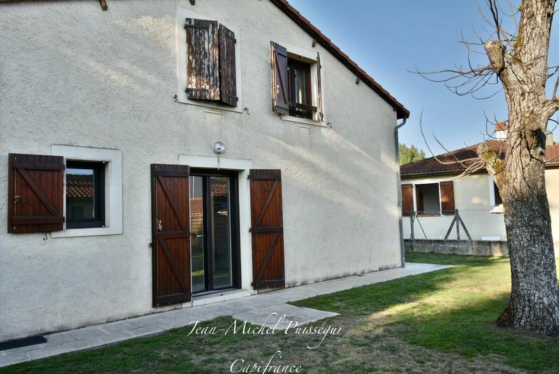 Maison - 250 m² - 8 pièces