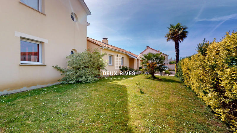 Maison - 266 m² - 10 pièces