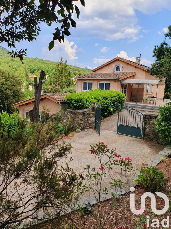 Maison - 198 m² - 8 pièces