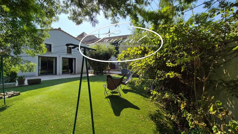 Mas - 397 m² - 14 pièces