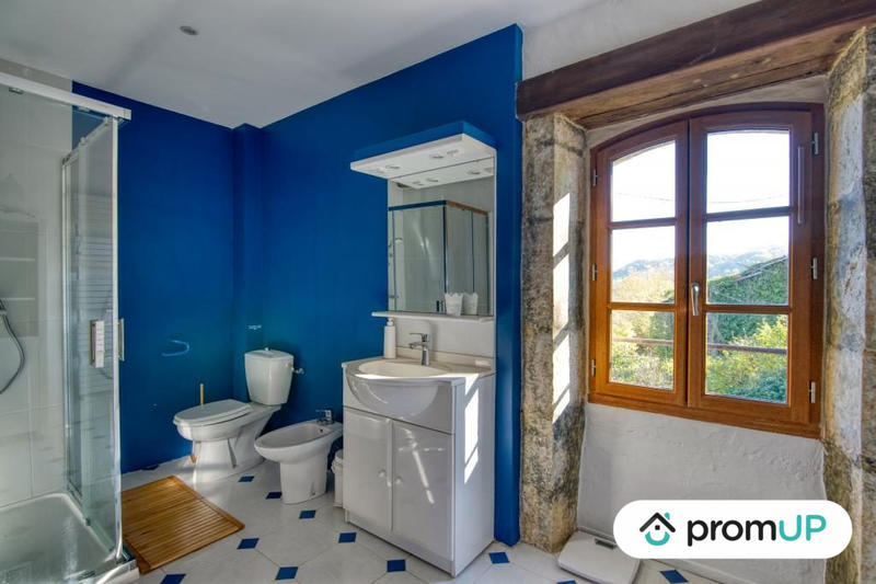 Maison - 200 m² - 6 pièces