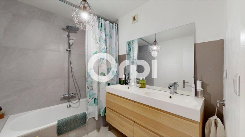 Appartement - 92 m² - 4 pièces