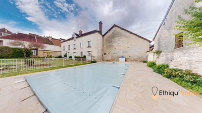Maison - 314 m² - 10 pièces