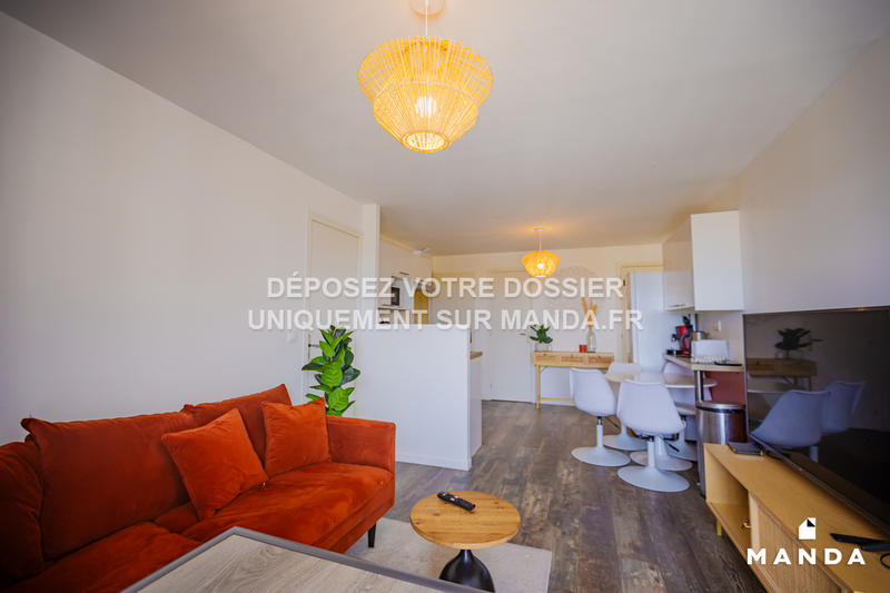 Chambre - 11 m² - 5 pièces