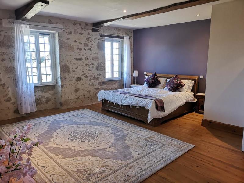 Propriété - 280 m² - 8 pièces