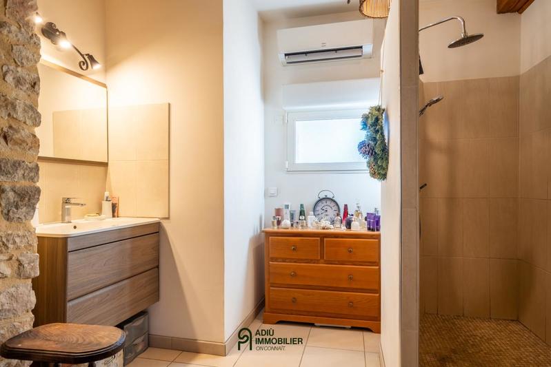 Propriété - 300 m² - 9 pièces