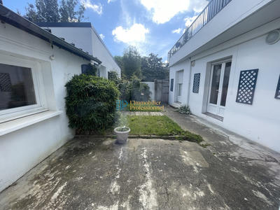 Local commercial - 44 m² - 2 pièces