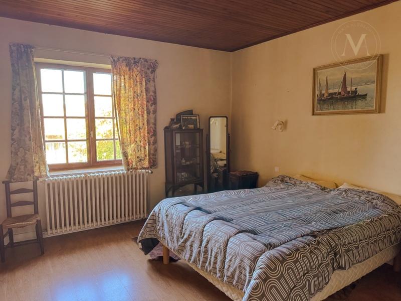 Corps de ferme - 230 m² - 9 pièces