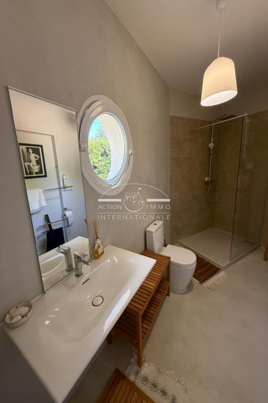 Villa - 208 m² - 4 pièces