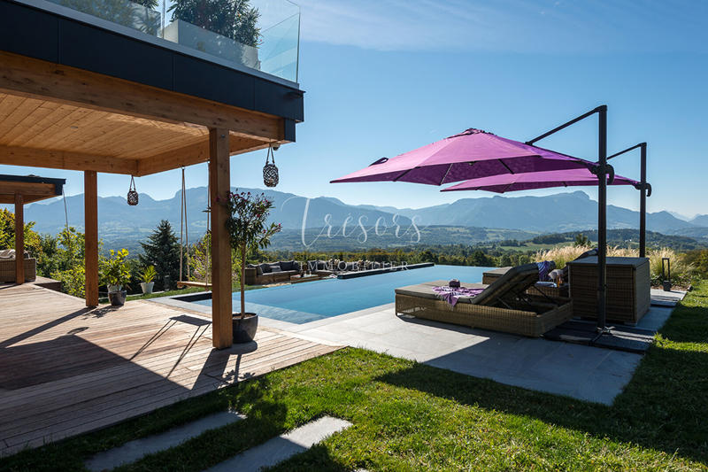 Villa - 300 m² - 7 pièces