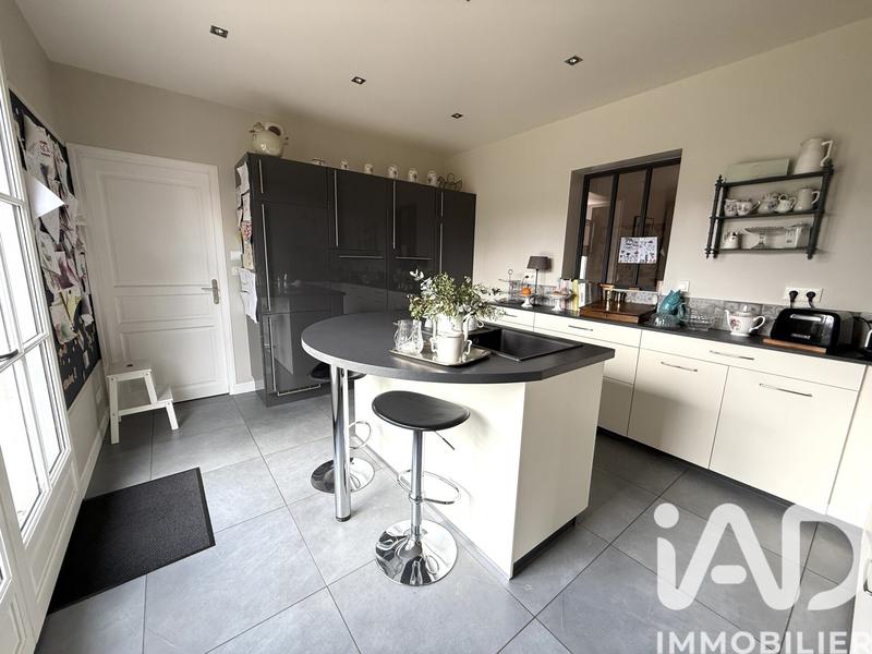 Maison - 200 m² - 7 pièces