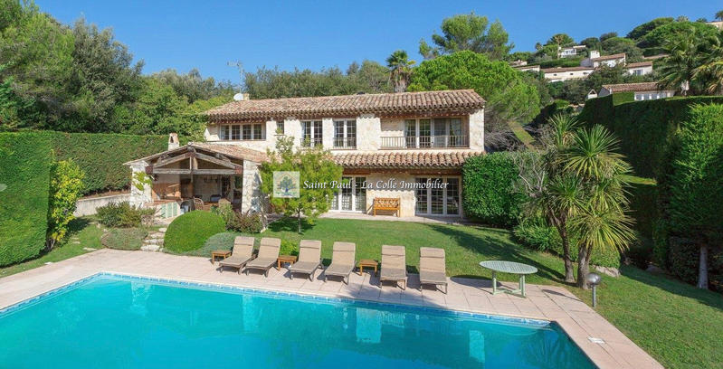 Maison - 234 m² - 6 pièces