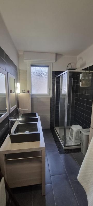 Maison - 240 m² - 8 pièces