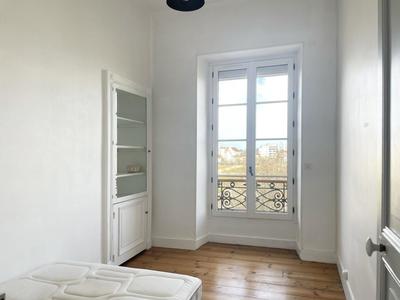 Appartement - 85 m² - 3 pièces