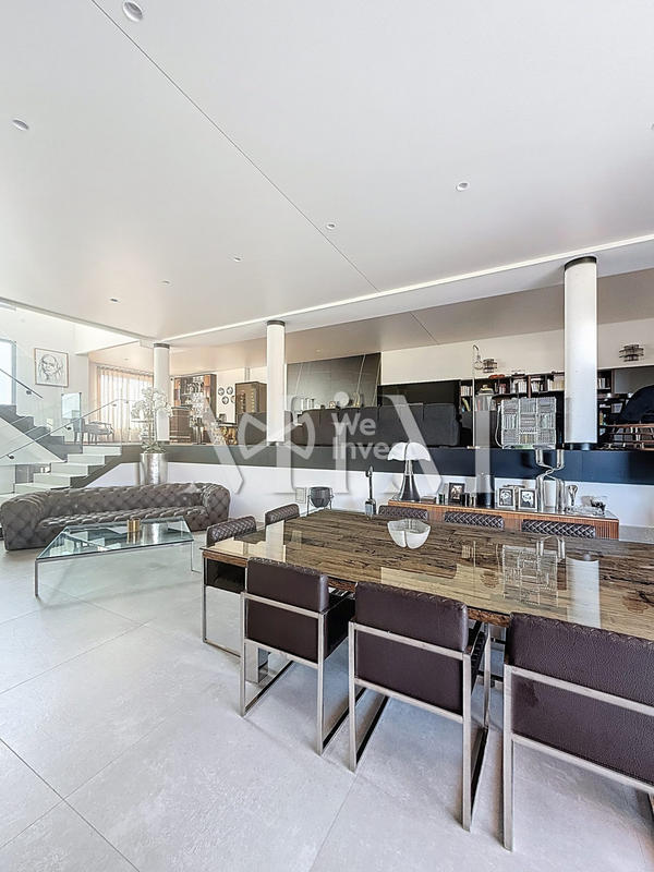 Villa - 275 m² - 6 pièces